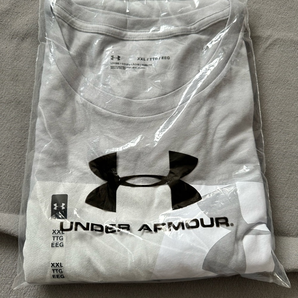 Under Armor T Shirt XXL BNWT